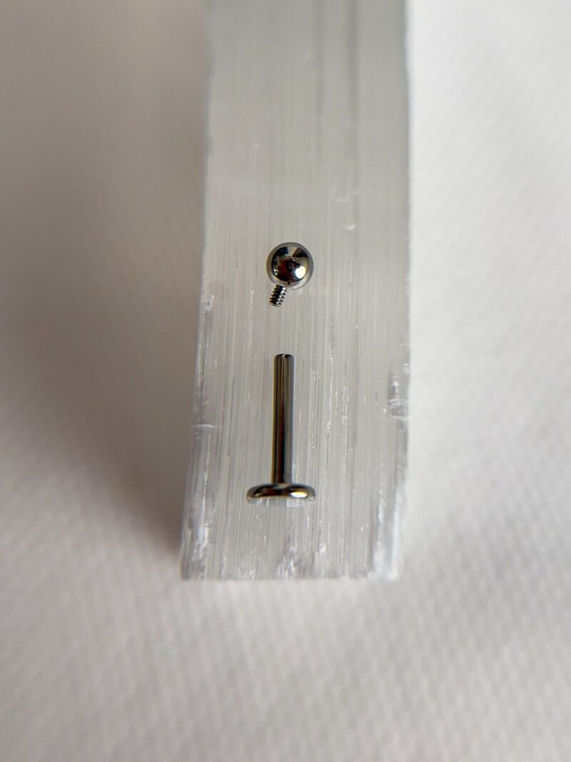 Labret z kulką 1.2mm - obrazek 2