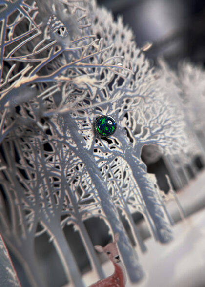 Tytanowy labret z czarnym opalem